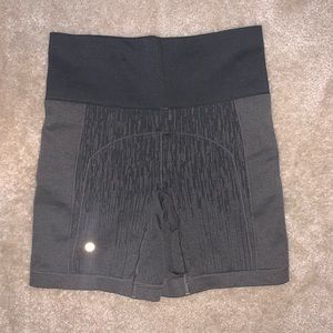 Lululemon Align 6 inch Shorts
